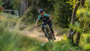 hardtail fully 300x169 - Mountainbike Damen: Aufregung und Innovation auf zwei Rädern