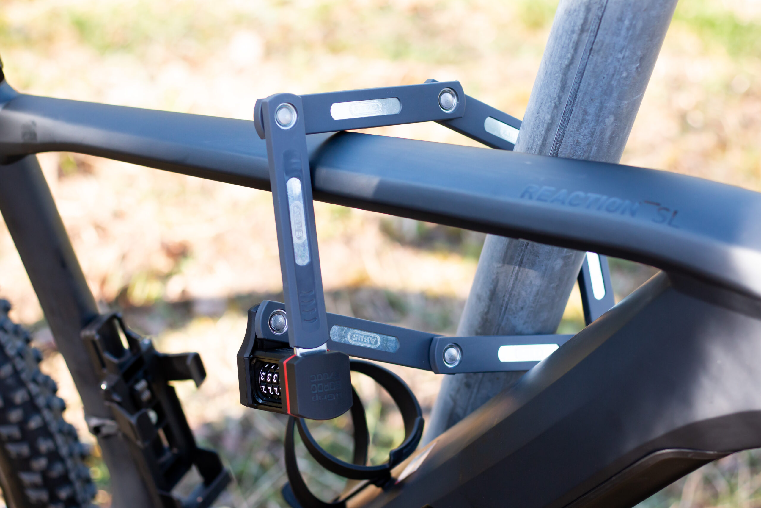 fahrradrahmen für e bike Carbonfaser-E-Bike-MTB-Rahmen 17 Zoll Soft Tail Mountainbike-Rahmen 27,5/29er Stoßdämpfender 140 mm Rahmen Travel Boost 12 * 148 mm Routing Intern Sport & Freizeit So waschen Sie Ihre Farbe:schwarzer Vogel __related:mtb-half-face-mips-helmet-equhemb02411