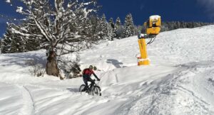 Mit dempedelec gut durch den winter 300x162 - Handyhalterung Fahrrad: Alles, was Du wissen musst und die innovative RAVE Handytasche