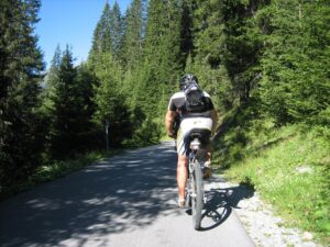 cycling 604691 300x225 - Welche maximale Reifenbreite ist bei meinem Bike möglich?