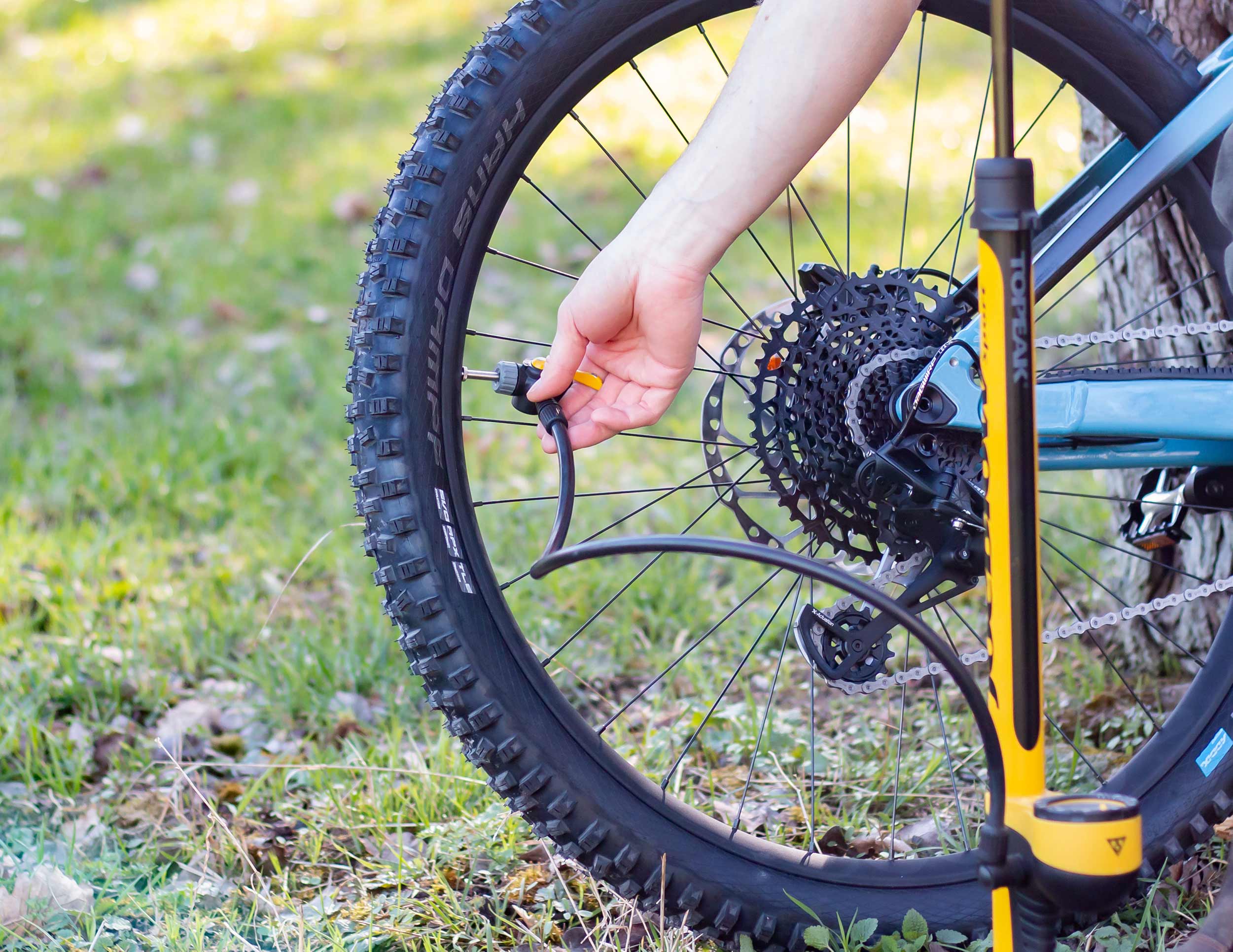 Wie finde ich den richtigen Mountainbike Reifendruck?  MHW Bike Magazin
