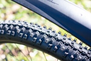 mhw magazin mtb beratung reifen 300x200 - Hardtail oder Fully? Treffe auch du die richtige Entscheidung beim Kauf deines Mountainbikes