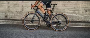 mhw magazin rennrad reifen 300x126 - Welche Vorbauten gibt es beim Rennrad?