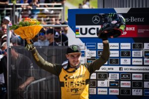B2B News 2022 Podium Danny Hart Leogang 300x200 - Starker Saisonstart für Cube: Weltcup, Triathlon und Straßenrennen