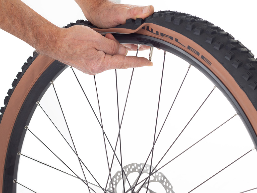 Fahrradschlauch Luft ablassen Fahrradschlauch Luft ablassen