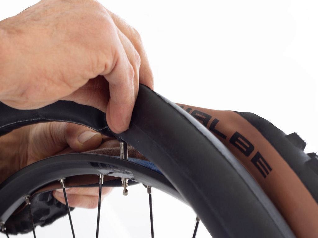 Fahrradschlauch entnehmen Fahrradschlauch entnehmen