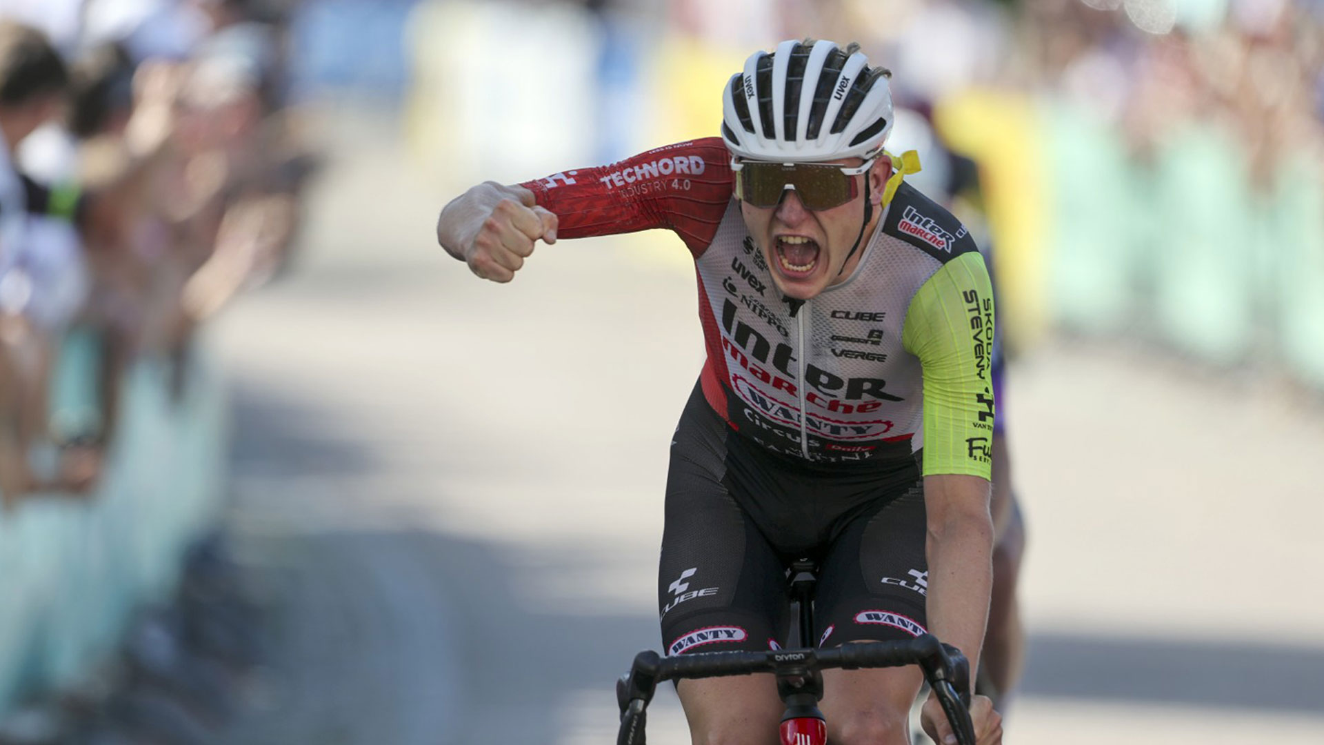 Georg Zimmermann celebrates at the finish line: German Road Cycling Champion 2025